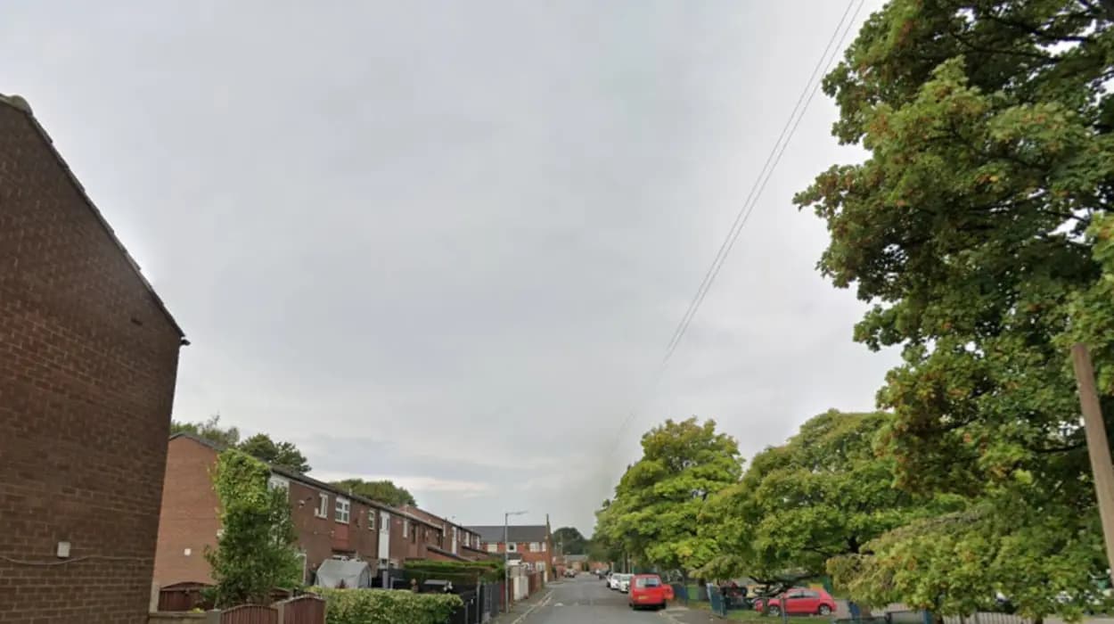 Community Unites for Halliwell Litter Pick in Bolton 2025