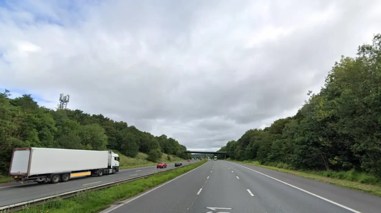 Lancashire Police Close M61 Between Horwich and Chorley