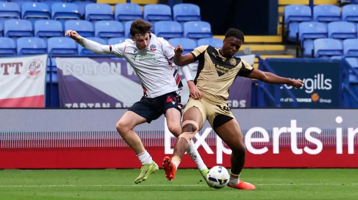Ollie Smith Debut Backed by Bolton's Steven Schumacher