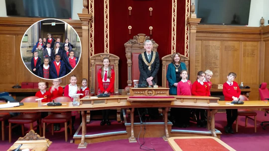 Eatock Primary School Council Meets Mayor of Bolton