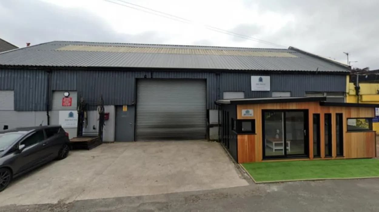 Horwich Browns Garden Buildings Ordered to Remove Showpiece