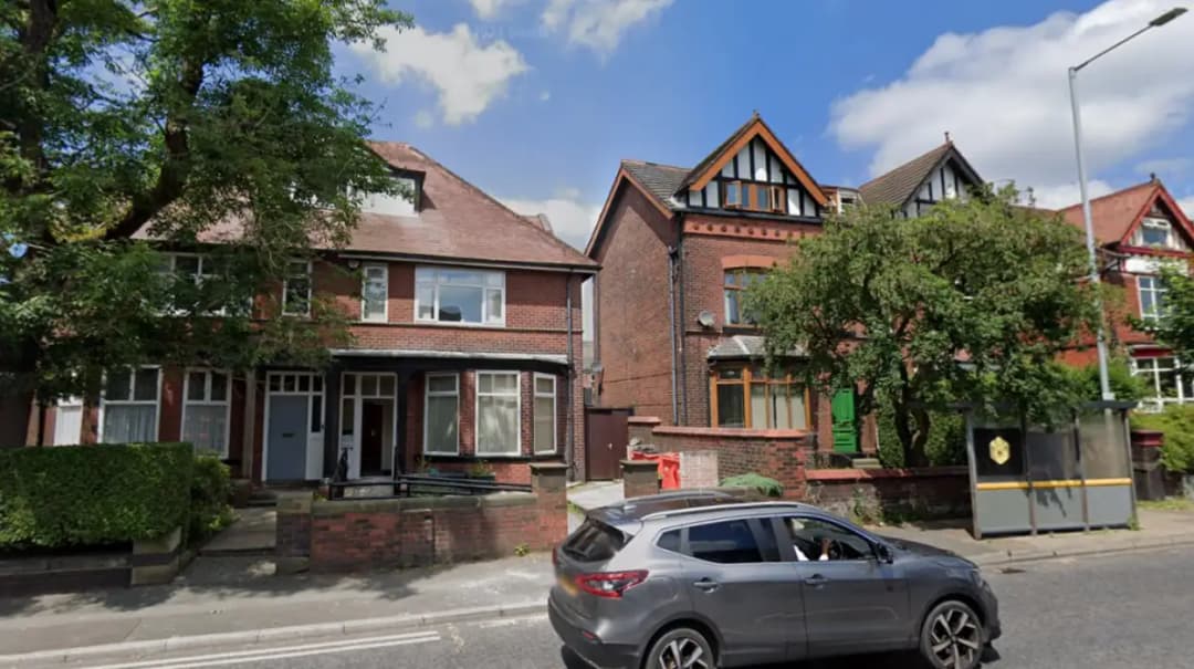 Horwich Businesses Showcase Raises £1,300 for Fortalice Charity