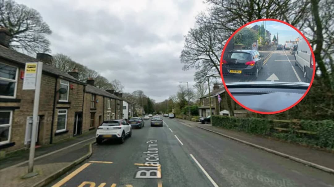 Illegal Double Yellow Parking Hazards Near Traffic Lights, Halliwell 2026