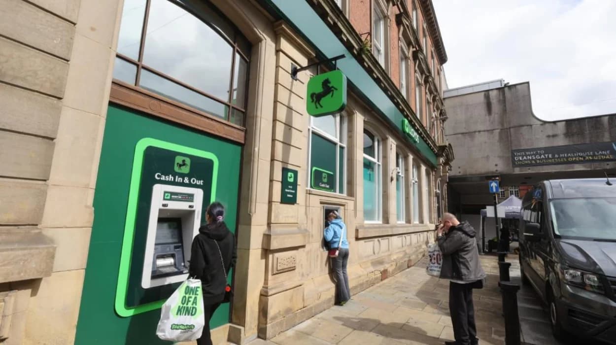 Lloyds Bank Hotel Street Branch Closes for Refurbishment: Bolton 2026